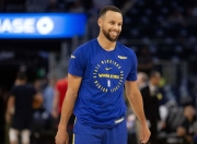 J9-包含库里在美国队比赛中关键助攻，关键助攻引发热议！的词条