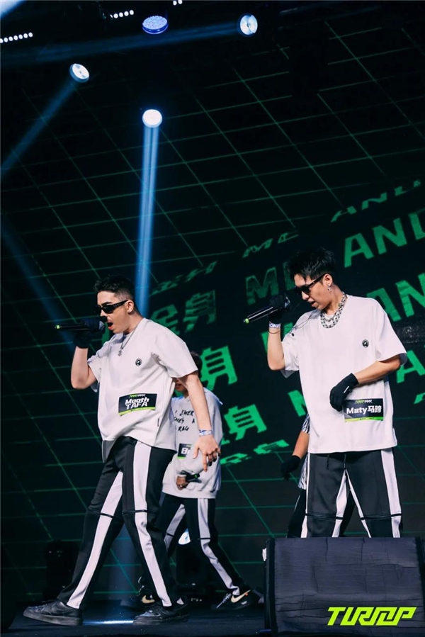 广东宏远训练开放日，清晨伤情更新引欢呼，意大利杯在即，球探报告显示潜力(广东宏远签约顶级外援)