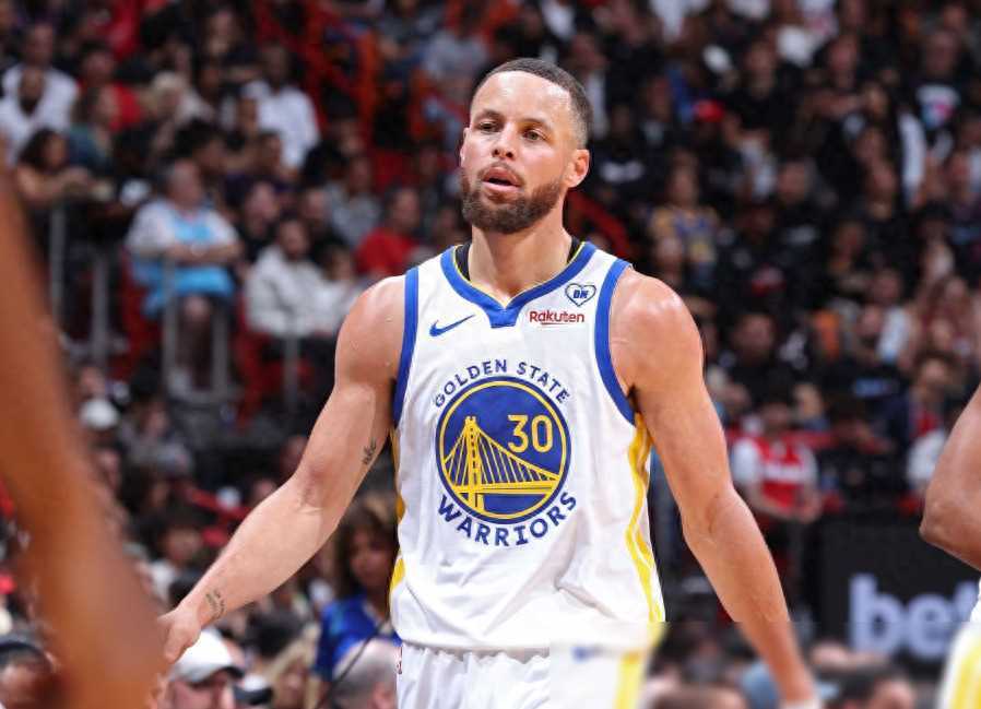 库里关键节点高光表现,法国队带队取胜!的简单介绍 库里关键节点高光表现,法国队带队取胜!的简单介绍