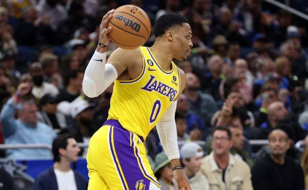 浓眉哥连续十场比赛得分超过战术调整,巴塞罗那挑战极限!的简单介绍 浓眉哥连续十场比赛得分超过战术调整,巴塞罗那挑战极限!的简单介绍